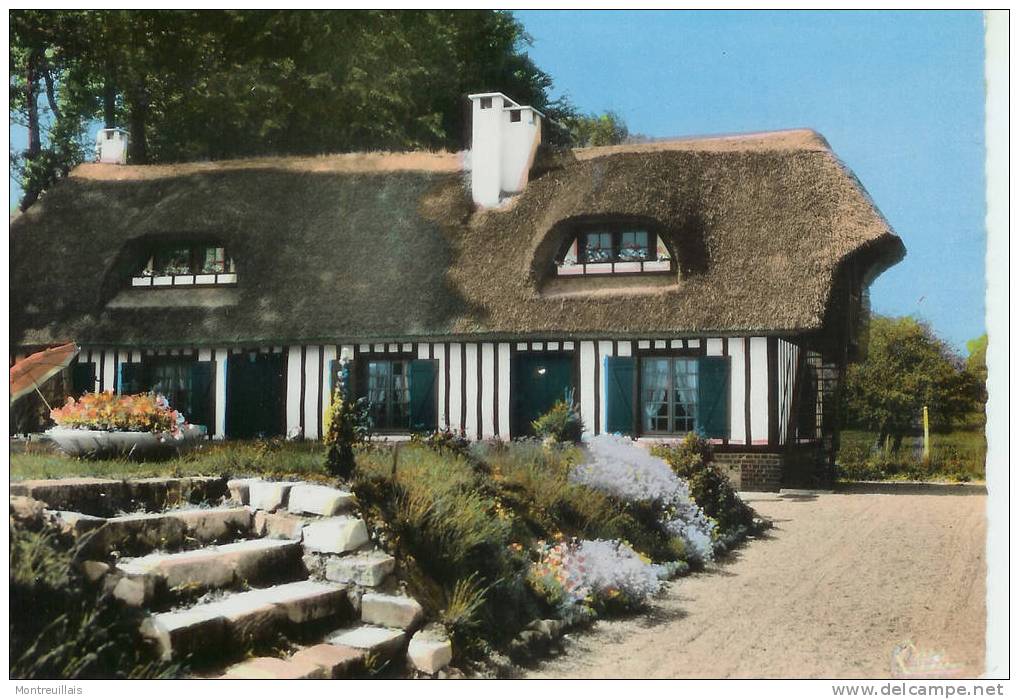 Chaumière Normande,carte Moderne écrite, Timbrée - Haute-Normandie