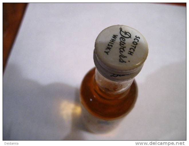 MIGNONETTE DEWAR S. WHITE LABEL. FINE SCOTCH WHISKY - Miniatures