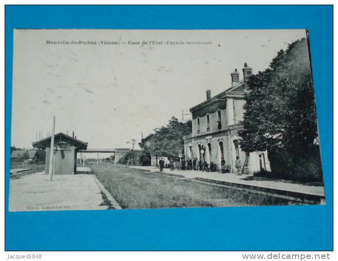 86) Neuville De Poitou - Gare De L'etat (façade Intérieure)  /année  /EDIT Champaver - Neuville En Poitou