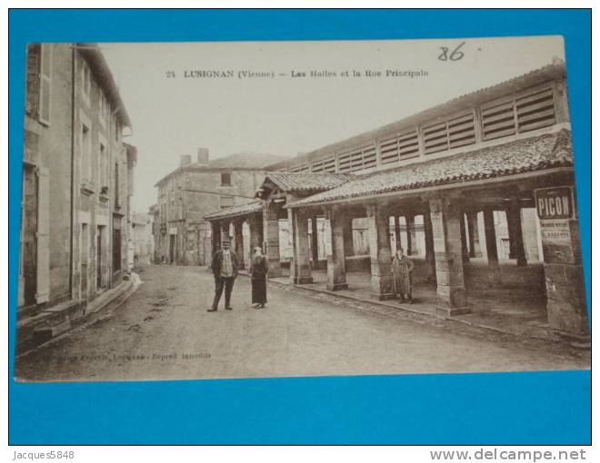 86) Lusignan - N° 24 - Les Halles Et La Rue Principale  /année  /EDIT Angevin - Lusignan