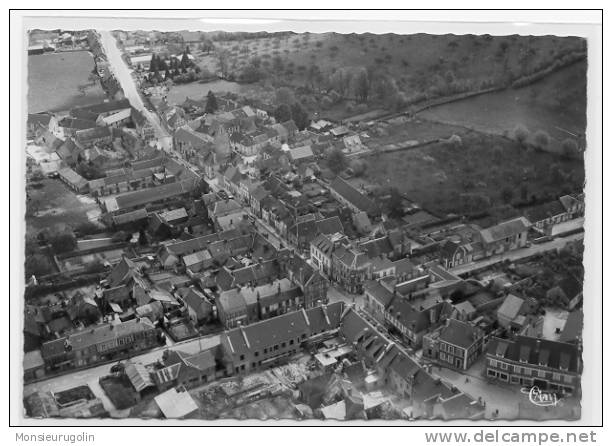 61 ) FL ) LE MERLERAULT, Vue Aérienne, Grande Rue, CPSM Grand Format, CIM Edit, - Le Merlerault