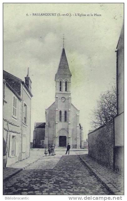 D91 - BALLANCOURT - VUE ANIMEE DE L'EGLISE ET LA PLACE - Ballancourt Sur Essonne