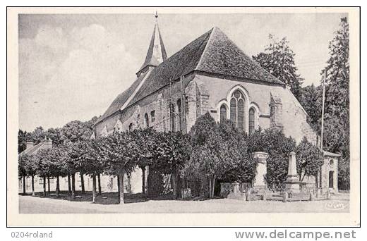 St Valérien - Place De L´Eglise - Saint Valerien