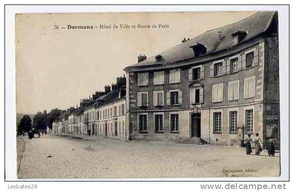 CPA 51.-DORMANS.-Hôtel De Ville Et Route De Paris.-animé.-(al 95) - Dormans