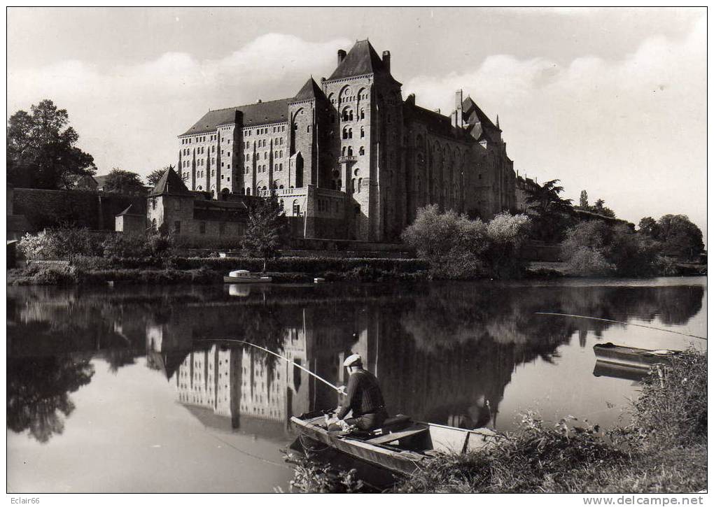 72 SOLESMES - Rive Droite De La Sarthe .  Une Belle Partie De Pêche CPSM15X10cm  X - Solesmes