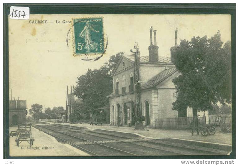 SALBRIS - LA GARE -   ( GROS PLI DIAGONAL ET COIN EN BAS A DROITE ABIME) - Salbris