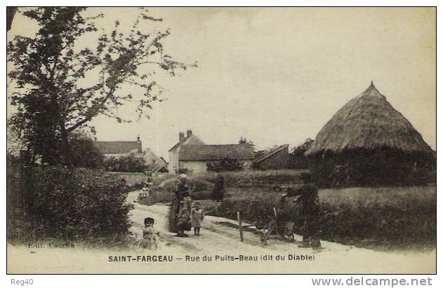 D77 - SAINT-FARGEAU  -  Rue Du Puits-Beau  (dit Du Diable) - Saint Fargeau Ponthierry