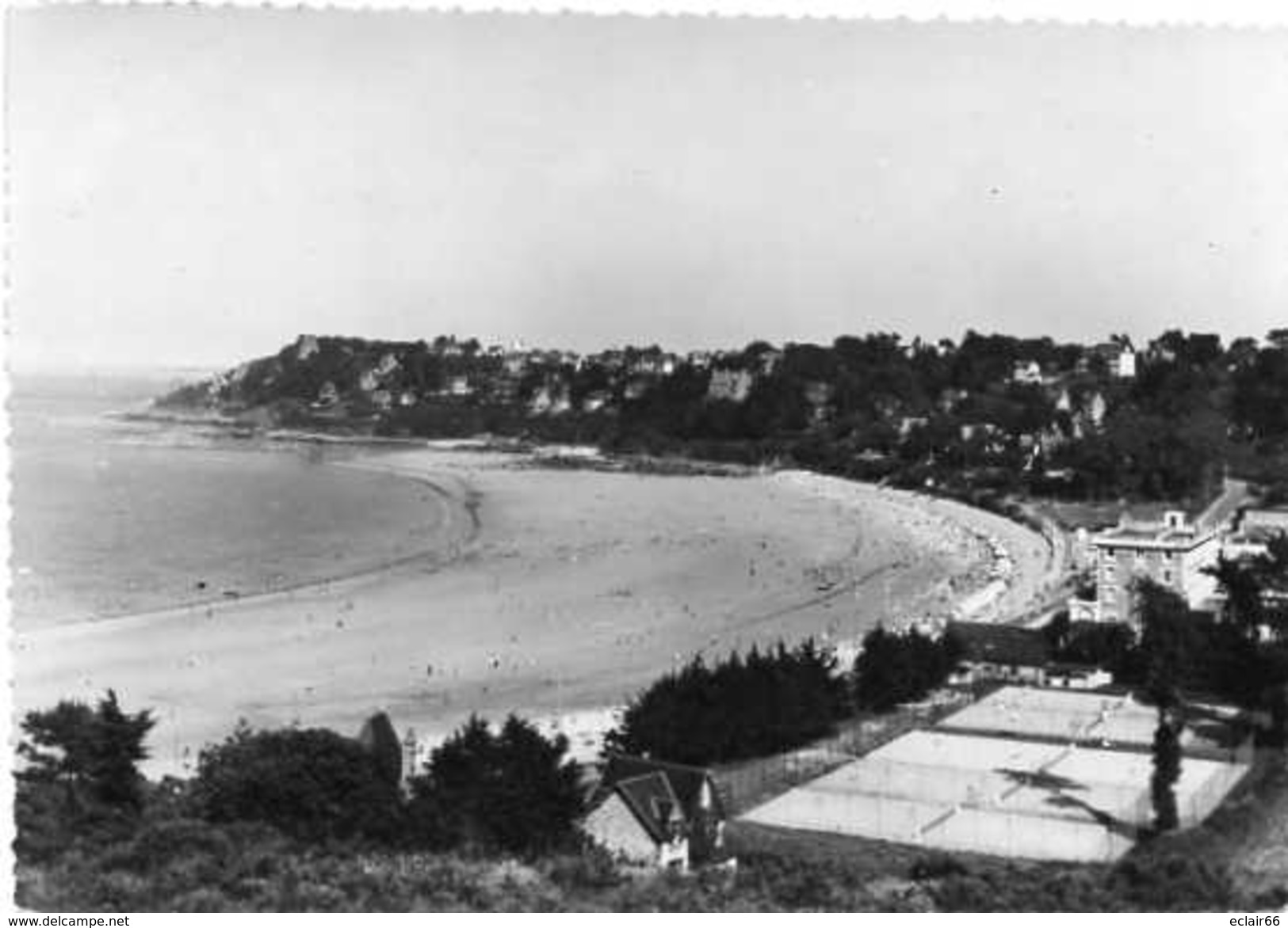 22  PERROS GUIREC - La Grande Plage De Trestraou Et   Les Terrains De Tennis Année1955 CPSM 15X10cm - Perros-Guirec