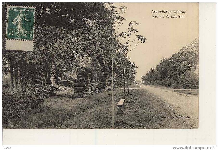 NEAUPHLE LE CHATEAU. - Avenue De Chatron. - Neauphle Le Chateau