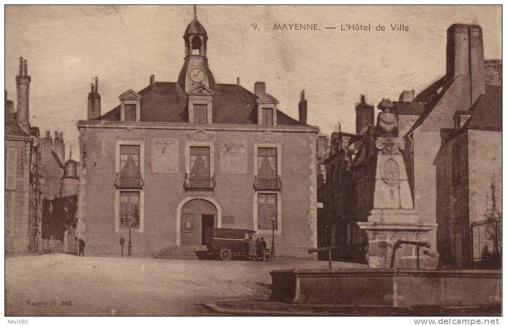 53 MAYENNE L´Hôtel De Ville Cpa Animée - Mayenne