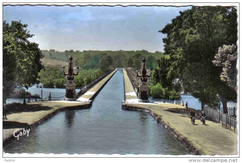 Carte Postale   45.  Briare  Le Pont-Canal Sur La Loire - Briare