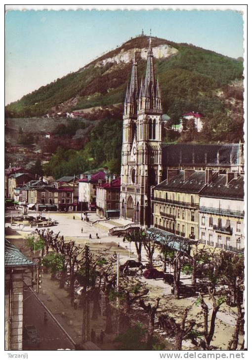 CPSM Colorisée De Voiron Chartreuse (Isère 38): L'Eglise Saint Bruno Et Le Colline De Vouise - Voiron