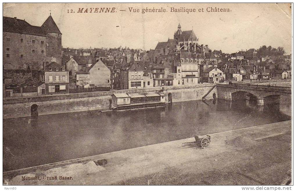 53 MAYENNE Vue Générale Basilique Et Château - Mayenne