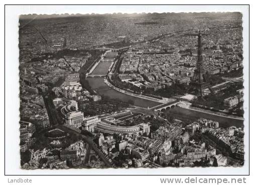 PAris Vue Aérienne . Vallée De La Seine, La Tour Eiffel Et Le Palais De Chaillot, Le Petit Et Grand Palais, Le Pnt Alex - Paris (07)