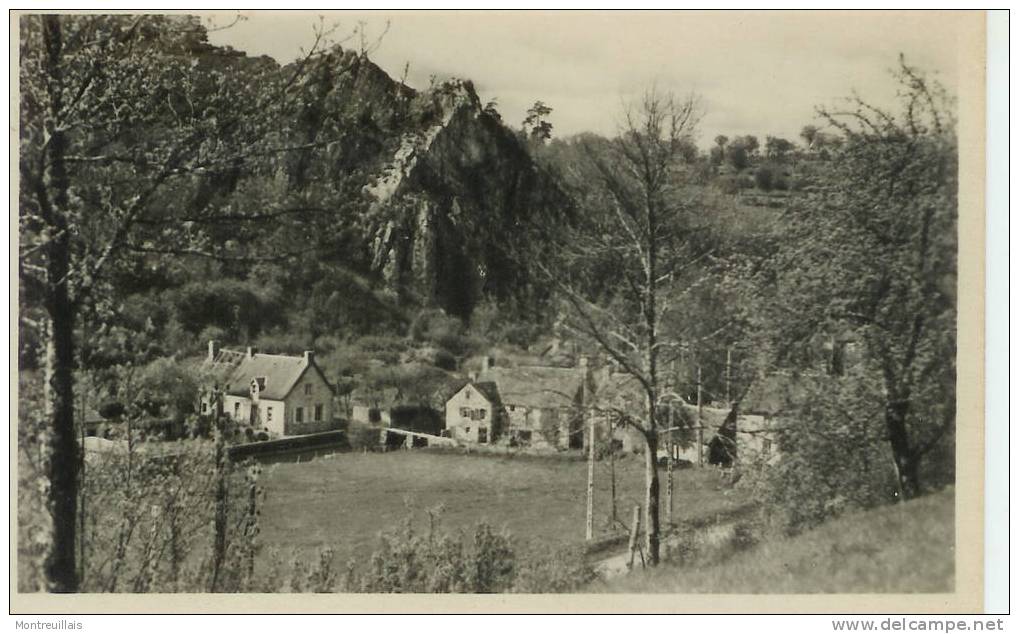 DOMFRONT, Le Tertre Ste-Anne, Les Anciennes Tanneries, N'a Jamais Vogagée - Domfront