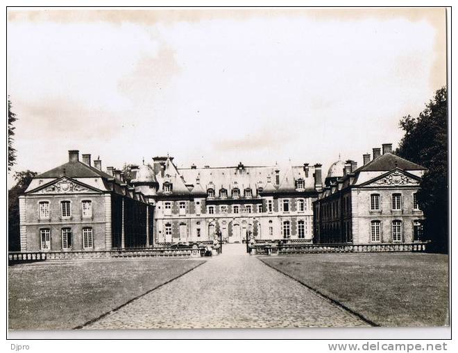 Beloeil  Le Chateau  Les Vue De Entree /het Kasteel Vanaf De Ingang Gezien - Beloeil