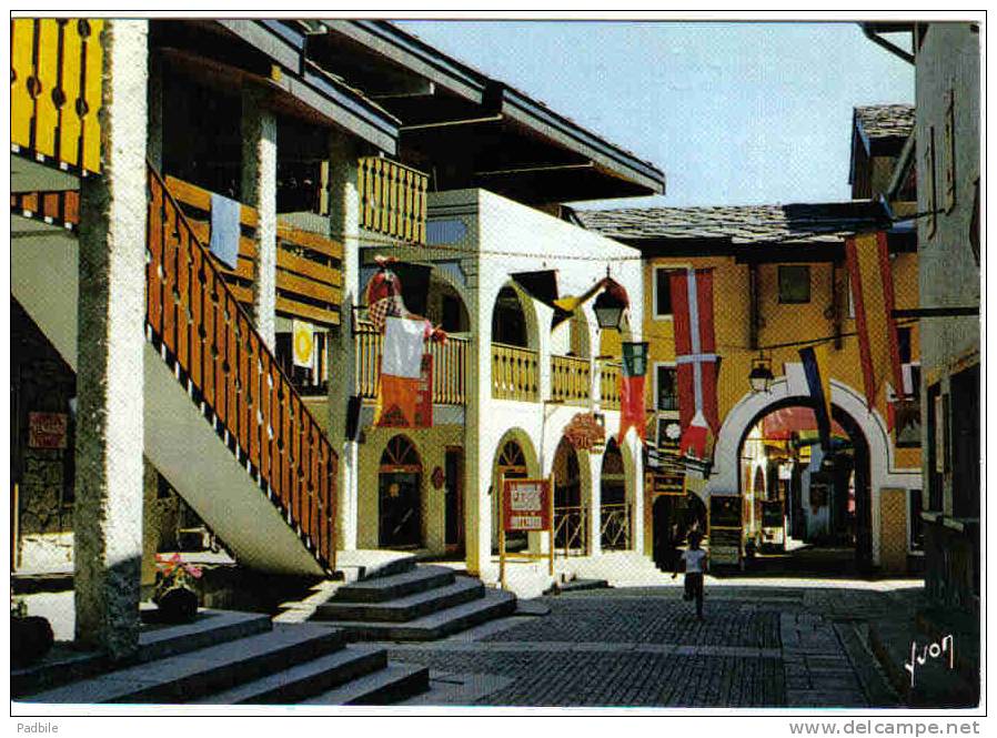 Carte Postale   73.  Valmorel  La Rue Marchande Le Centre Commercial - Valmorel