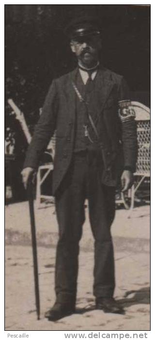 CARTE PHOTO MANIFESTANTS ? DEVANT GRAND CAFE DE PARIS - BIERES DE LA MEUSE - Streiks