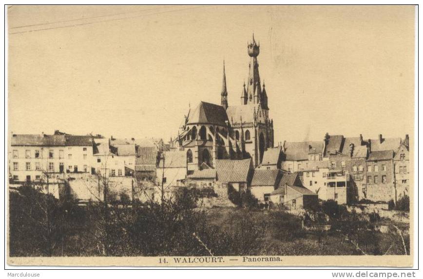 Walcourt. Panorama. Eglise. Kerk. - Walcourt