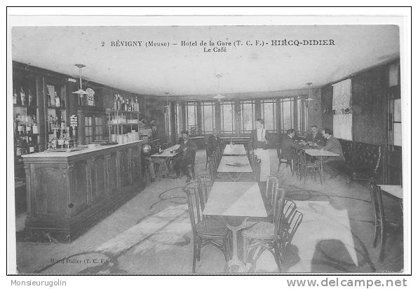 55 )) REVIGNY, Hotel De La Gare, Le Café, HIRCQ DIDIER, N° 2 / ANIMEE, /** - Revigny Sur Ornain