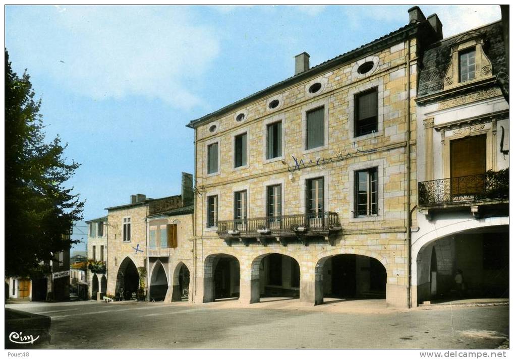 (47) MONFLANQUIN_Place Maréchal Foch Et La Mairie. - Monflanquin