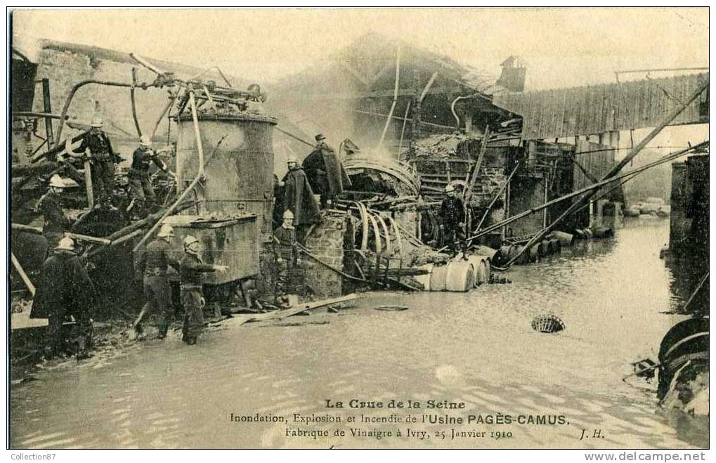 94 - VAL De MARNE - IVRY Sur SEINE - INONDATION EXPLOSION Et INCENDIE De L´USINE PAGES CAMUS En 1910- POMPIER Au TRAVAIL - Ivry Sur Seine