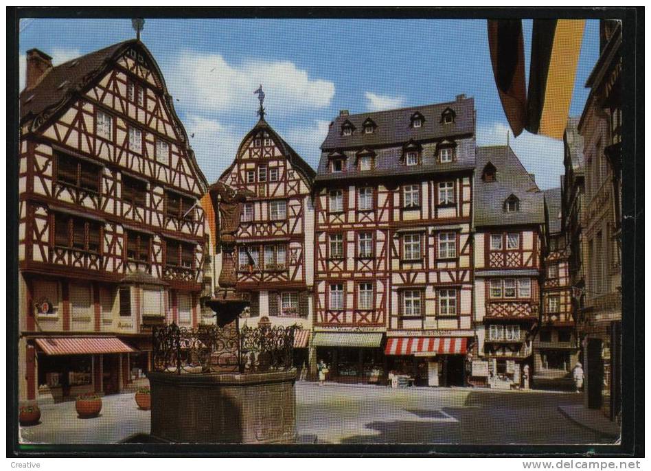 Bernkastel - MARKTPLATZ MIT MICHAELSBRUNNEN - Daun