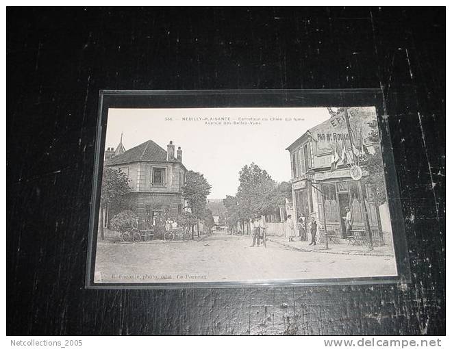 NEUILLY-PLAISANCE - CARREFOUR DU CHIEN QUI FUME AVENUE DES BELLES-VUES - 93 SEINE SAINT DENIS - Carte Postale De France - Neuilly Plaisance