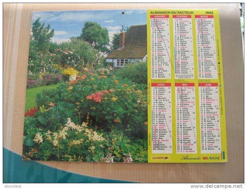 CALENDRIER ALMANACH DES  P.T.T. 1992 CHIEN / JARDIN FLEURI - Grossformat : 1991-00