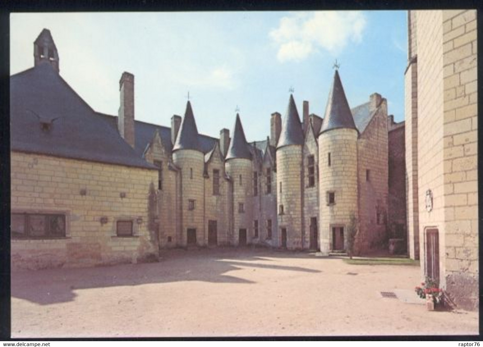 CPM Neuve 49 MONTREUIL BELLAY Le Château Le Logis Des Chanoines - Montreuil Bellay