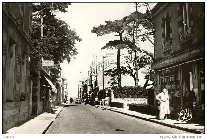 LUC Sur MER 14 - La Rue De La Mer - Luc Sur Mer