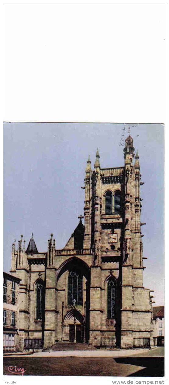Carte Postale   63.  Ambert  église St-Jean - Ambert
