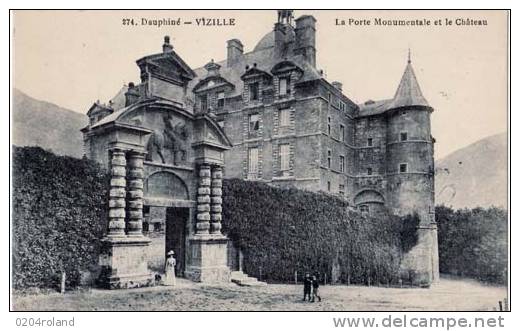 Vizille - La Porte Monumentale Et Le Château - Vizille