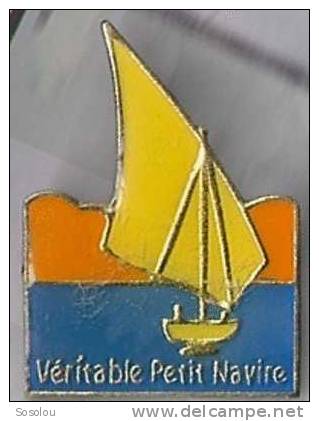 Veritable Petit Navire. Le Voilier - Boats