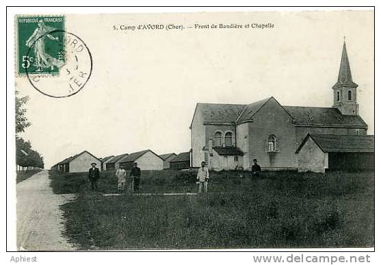 CPA 5 Camp D'Avord - Front De Bandelière Et Chapelle - Animée - Avord