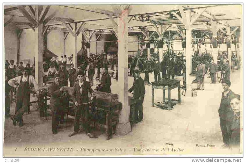 77  CHAMPAGNE SUR SEINE  Ecole Lafayette  Vue De L'Atelier   Animée++ - Champagne Sur Seine