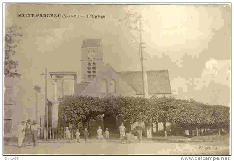 77  SAINT FARGEAU   L'Eglise   Animée+ - Saint Fargeau Ponthierry