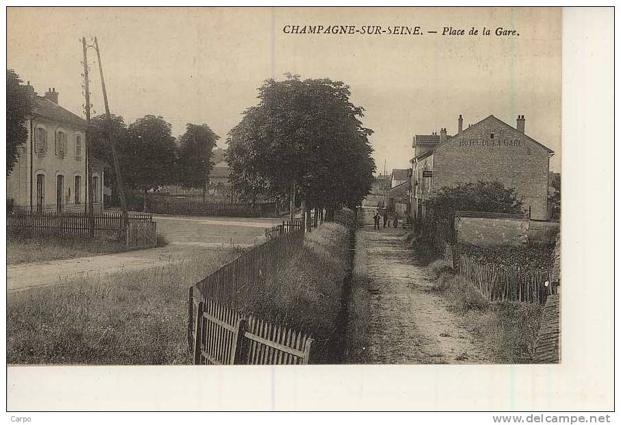 CHAMPAGNE-sur-SEINE. - Place De La Gare. - Champagne Sur Seine