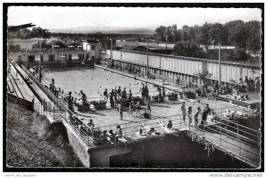 69 VILLEURBANNE,12, La Piscine, CPSM 9x14 Circulé En 1958, Ed Trolliet, état Voir Dessous - Villeurbanne