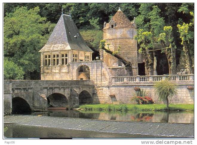 14 .-  BRANTOME.  Pavillon Renaissance Donnantb Accès Au Pont Coudé Sur La Dronne - Brantome