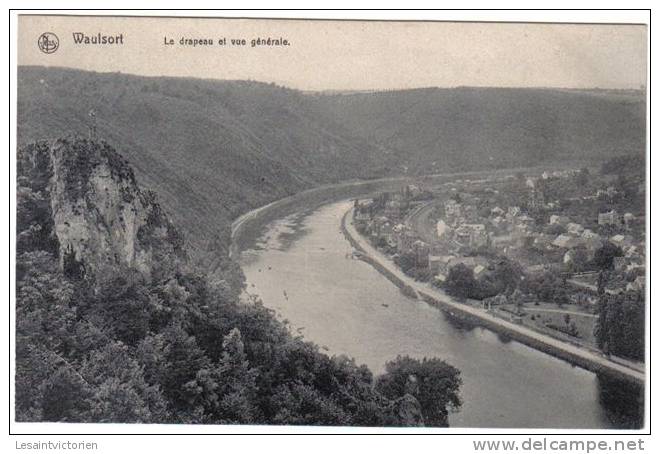 WAULSORT DRAPEAU ET VUE GENERALE SUR LA MEUSE - Hastière