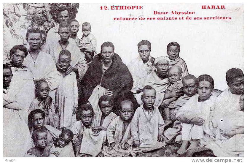 ETHIOPIE .HARAR. DAME ABYSSINE ENTOUREE DE SES ENFANTS ET DE SES SERVITEURS . - Etiopía