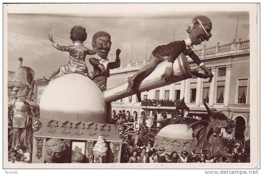 CPSM Du Carnaval De Nice (Alpes Maritimes 06): Révolution Des Astres (constructeur : Sidro Et Effeso) - Carnevale