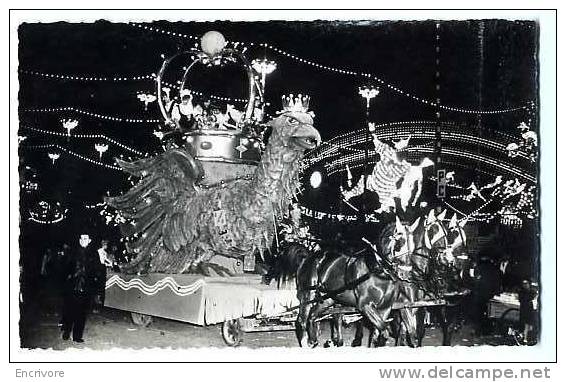 Cpsm CARNAVAL DE NICE 1955 Le Char Du Folklore Tiré Par Chevaux- Constr SIDRO - Ed Mar - Animation Lumineuse De Nuit - Carnival