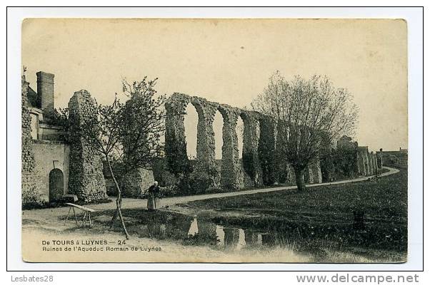 CPA 37.-De TOURS à LUYNES.- Ruines De L'AQueduc Romain De Luynes.-animé Par Une Veille Dame.-eza 184 - Luynes