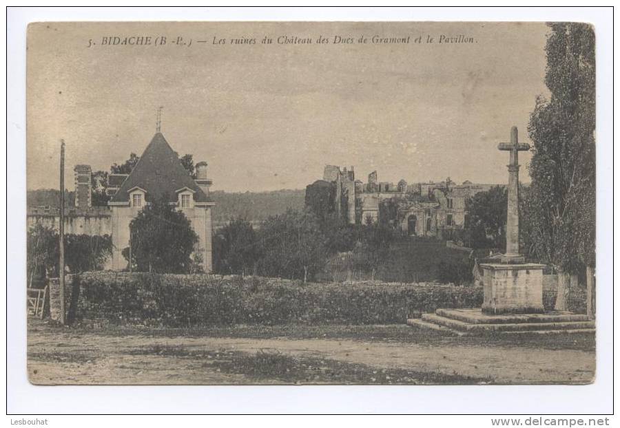 64 - Pyrénées Atlantiques /  BIDACHE  --  Ruines Du Château ... Et Le Pavillon. - Bidache