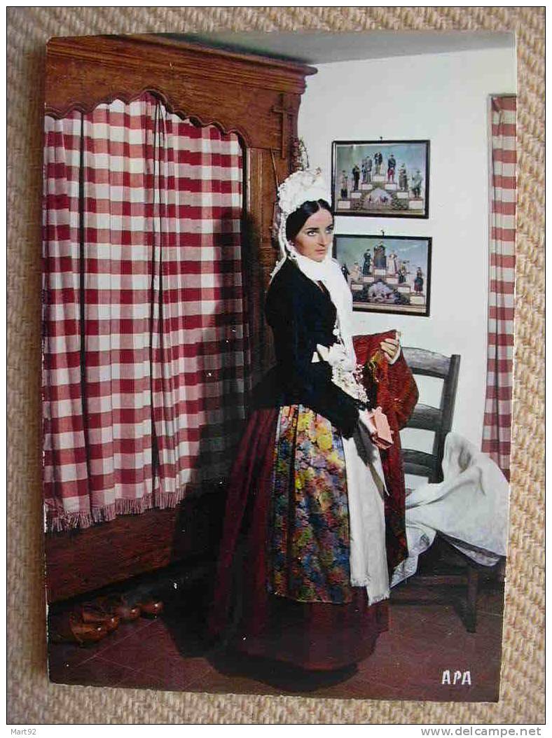 COSTUME D OCCITANIE MARIEE LANGUEDOCIENNE VERS 1860 - Languedoc-Roussillon