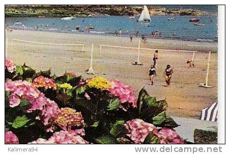 CÔTES-DU-NORD / PERROS-GUIREC / LA PLAGE DE TRESTRAOU En 1980  ( 2 Filets De BEACH-VOLLEY , Sur La Droite ) - Pallavolo