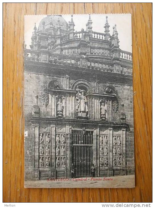 Santiago , Catedral Puerta Santa  Cca 1910-20  VF-  D7725 - Santiago De Compostela