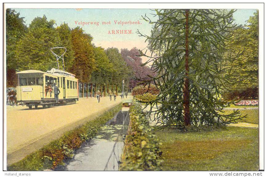 ANSICHTKAART ARNHEM VELPERWEG MET VELPERBEEK EN TRAM. POSTSTEMPEL 22-12-1913 - Arnhem